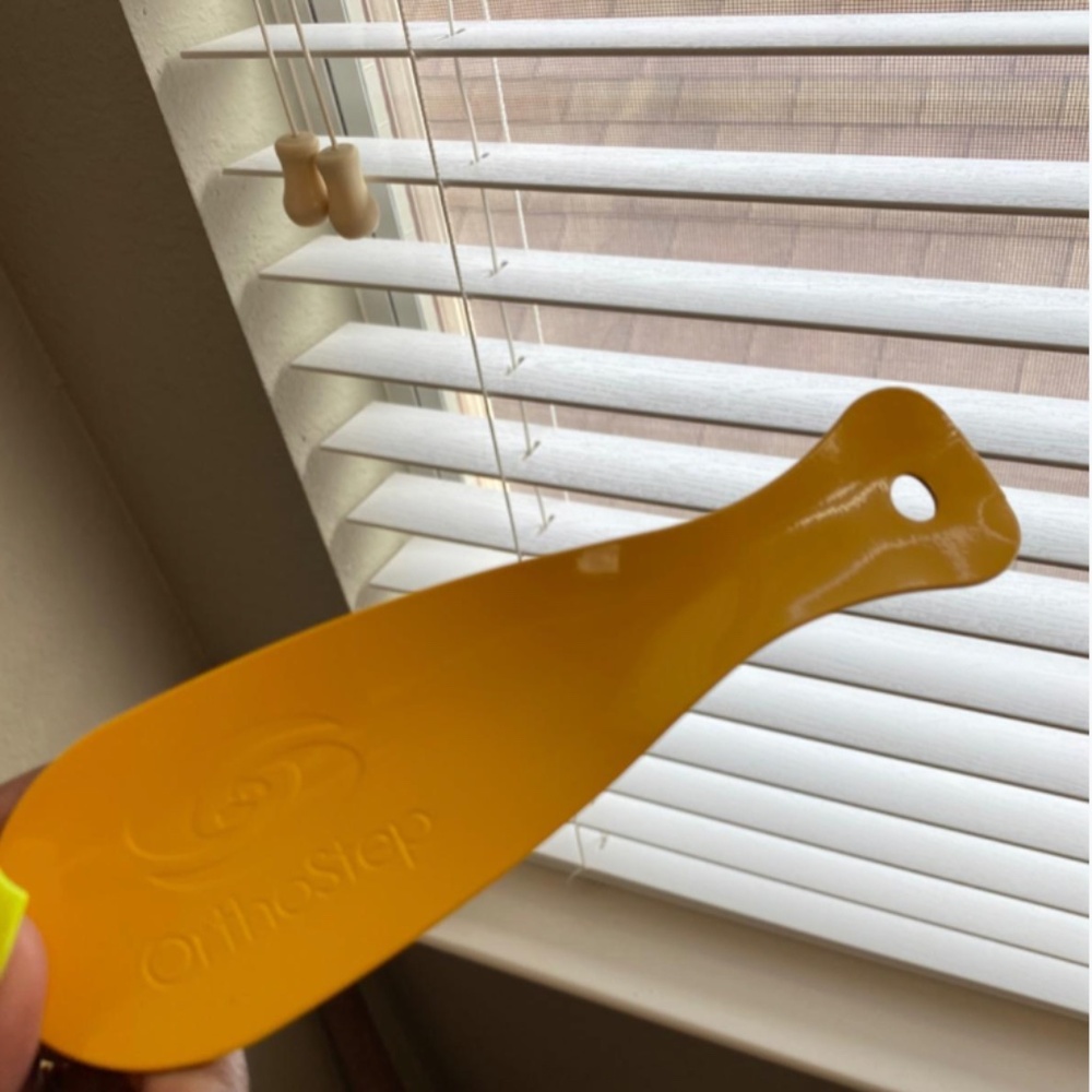 Yellow RED MOOSE Shoe Horn travel size - 7.5 Inch, Solid Steel - Durable Metal